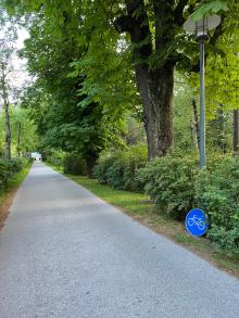 Fahrradweg Gebotsschild heruntergefallen 