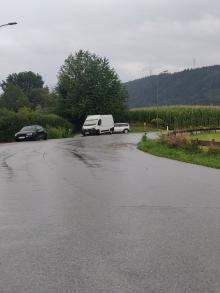 Schotter Verunreinigungen nach Regenfällen 