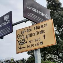 Vandalismus Strassenschild