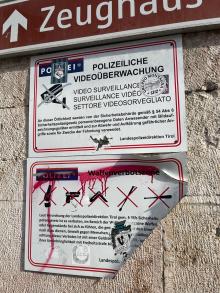 Gefährliches Schild der Polizei