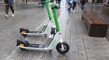 LIME Leih-Scooter voll am Blindenleitstreifen!