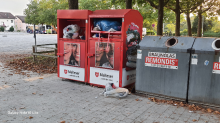 Müll bei der Kleidersammelstelle Festplatz